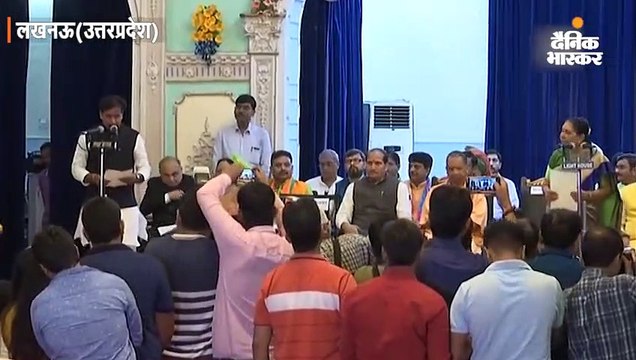 योगी मंत्रिमंडल का पहला विस्तार; 23 मंत्रियों ने शपथ ली, इनमें 18 नए चेहरे