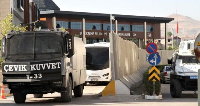 Van Büyükşehir Belediyesi çalışanlarına terör operasyonu: 9 kişi gözaltında