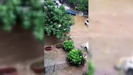 Sağanak yağış etkili oluyor