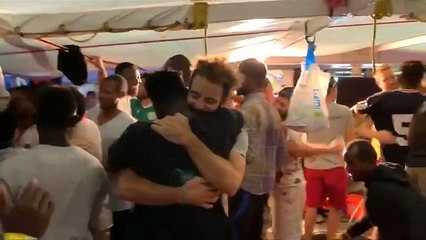 Пассажиры Open Arms сошли на берег