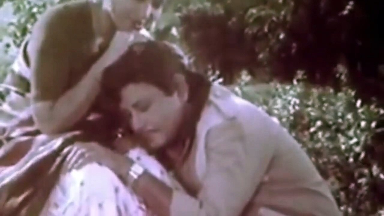 aber dujono dekha holo katha holo