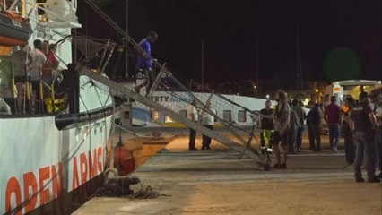 Open Arms desembarca em Lampedusa