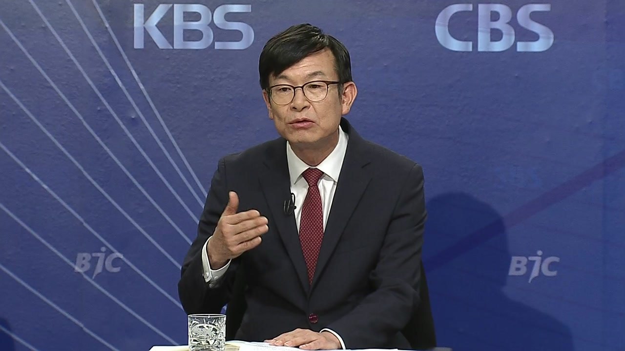 김상조 "공은 일본으로...일왕 즉위식 포인트" / YTN