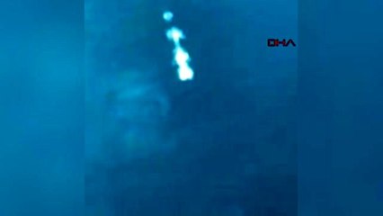 Uçakları düştü, okyanustan bir helikopter ile kurtarıldılar... O anlar kamerada