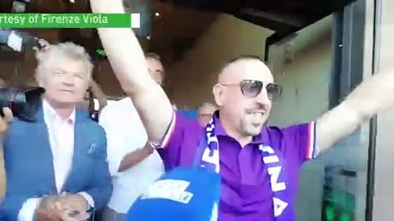 لقطة:كرة قدم: ريبيري يصل الى فلورنسا إستعداداً للإنتقال الى فيورنتينا