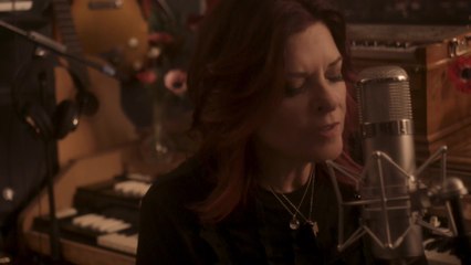 Rosanne Cash - Everyone But Me (Acoustic)