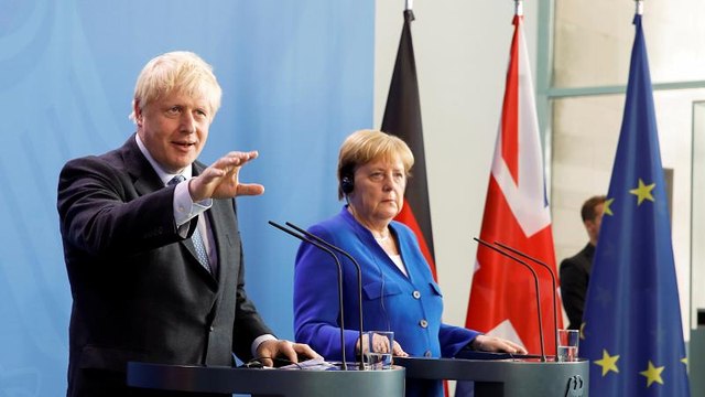 Brexit, Merkel tende la mano a Johnson: Possibile accordo sul backstop in 30 giorni
