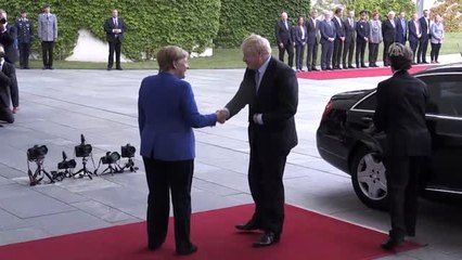 Merkel'den "tedbir maddesi" açıklaması