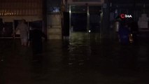 Tokat'ta etkili sağanak sonrası ev ve iş yerlerini su bastı