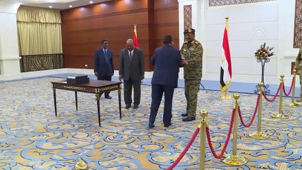 Download Video: Sudan'da geçiş dönemi başbakanı Hamadok yemin etti - HARTUM