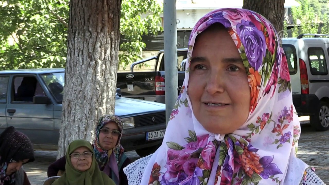 'Balık pulu' hastası 150 kişi rahatça dışarı çıkmak istiyor - MANİSA