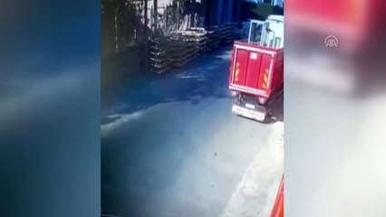 Silahlı saldırı güvenlik kamerasına yansıdı