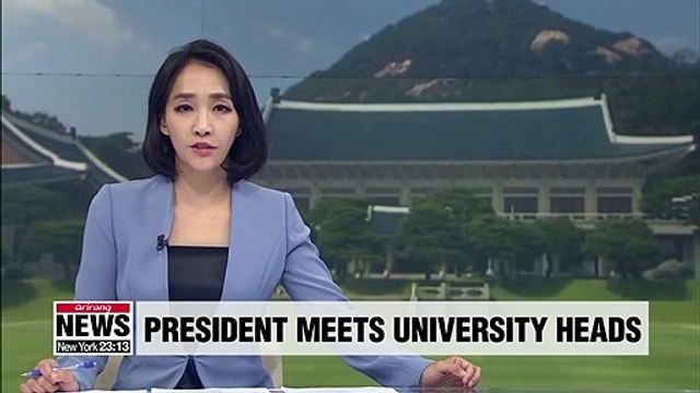 Pres. Moon hold luncheon with heads of S. Korea's nat'l universities