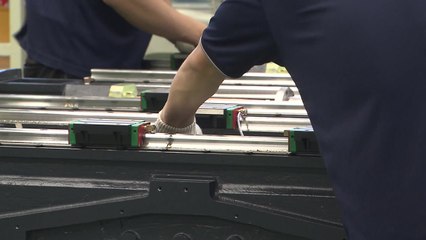 2분기 소득격차 '사상 최대'...저소득층 근로소득 감소 지속 / YTN