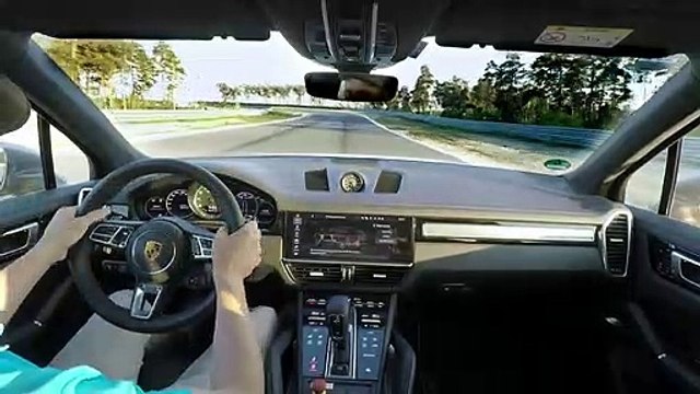 VÍDEO: ¡Wow! El Porsche Cayenne Turbo S E-Hybrid al límite en asfalto y ¡en tierra!