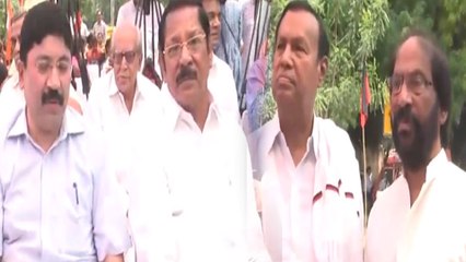 திமுக பின் திரண்ட 13 கட்சிகள்.. காஷ்மீருக்காக டெல்லியில் போராட்டம்- வீடியோ