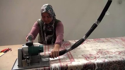 Demirci'deki halı işleme tesisi istihdama katkı sağlıyor
