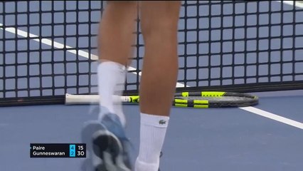 لقطة: تنس: بير يخرج عن طوره إثر فقدانه مضرب التنس في وينستون سالم