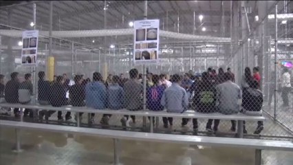 Trump permitirá la detención indefinida de menores migrantes.