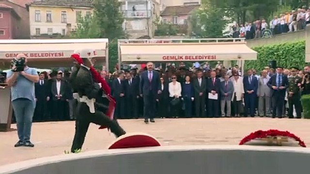 Celal Bayar vefatının 33. yıl dönümünde mezarı başında anıldı - BURSA