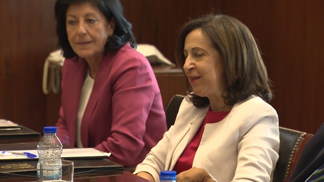 Robles agradece a las Fuerzas Armadas volver con el deber cumplido