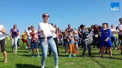 Flashmob de l'été à Cherbourg plage
