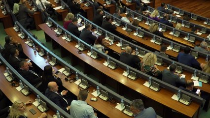 Parlamento de Kosovo aprova dissolução