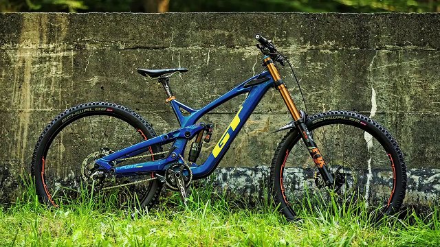 2020 Specialized Enduro - A Mini DH Bike At a Big Price