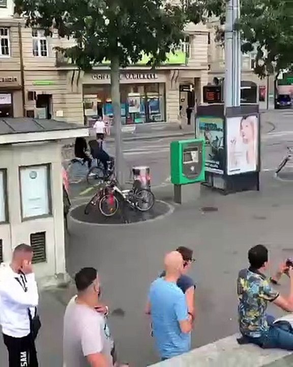 Super saut dans le Rhin (Suisse)