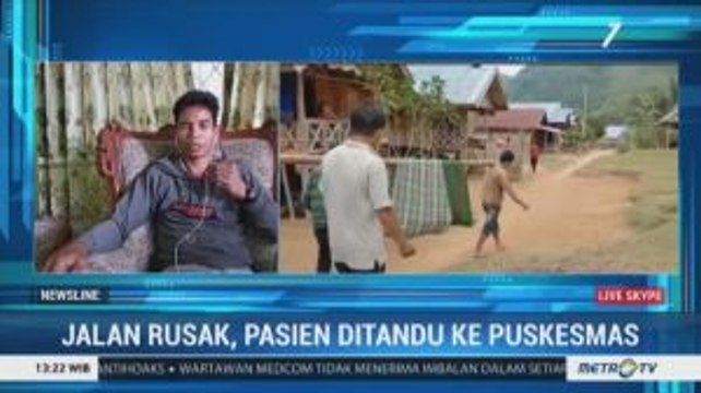 Jalan Rusak, Pasien Ditandu 10 KM ke Puskesmas