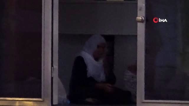 Oğlunun HDP'liler tarafından kaçırıldığını öne süren anne, HDP İl Binası'nda oturma eylemi başlattı