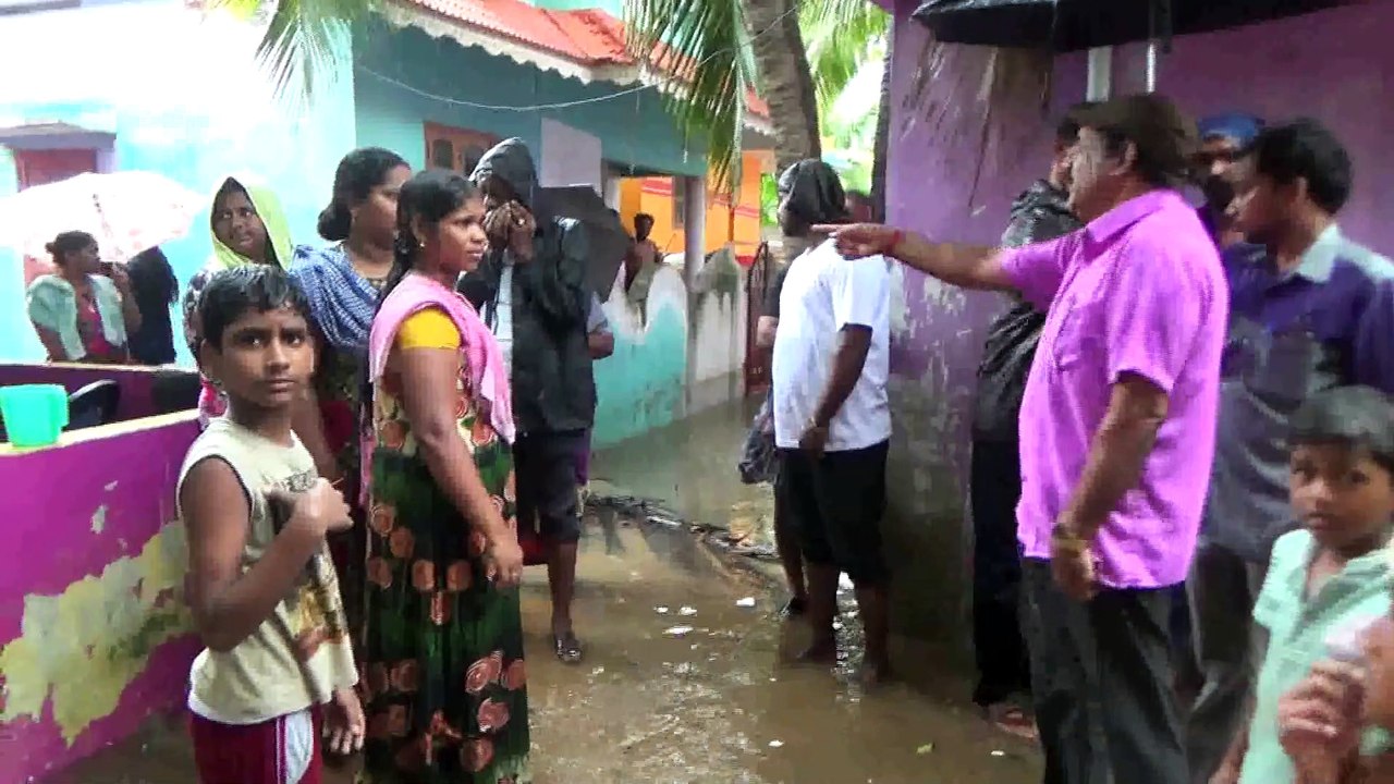 குமரியில் கடல் சீற்றத்தால் ஊருக்குள் வெள்ளம் புகுந்து.. மக்கள் அவதி..வீடியோ