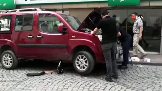 Cadde ortasında 5 saatlik yavru kedi kurtarma operasyonu