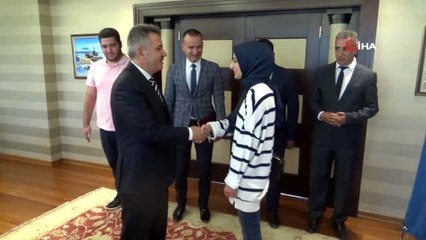 Vali Elban başarılı öğrencileri makamında ağırladı