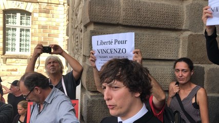 Vincenzo Vecchi la joie du comité de soutien