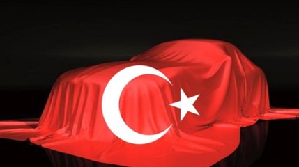 Yüzlerce kişi yerli otomobil için sıraya girdi