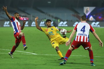 കേരളത്തിന്റെ ചുണക്കുട്ടികള്‍ കൊല്‍ക്കത്തക്കെതിരെ | Oneindia Malayalam