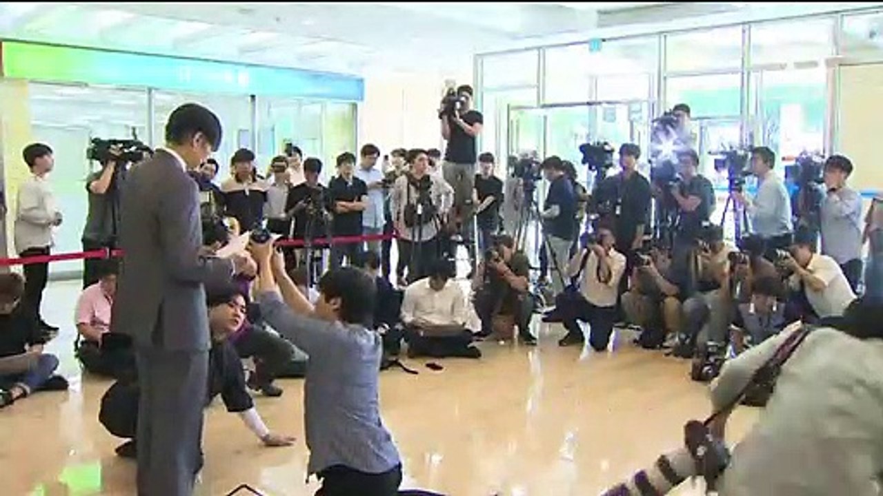 온 가족이 입장문…‘조국 딸 논문 의혹’ 언급 없이 ‘침묵’