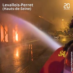 Tải video: Levallois-Perret: Le marché couvert entièrement détruit par un incendie