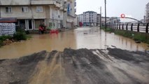 Ünye'yi sel vurdu...Sağanak yağmur mahalle ve evlerde su taşkınlarına yol açtı