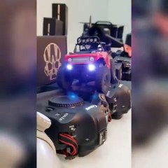 Parcours du combattant pour ce 4x4.. télécommandé !