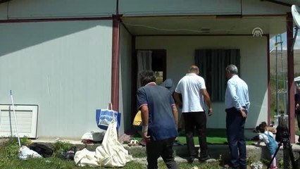 Engelli ve yaşlı kadının yol mutluluğu