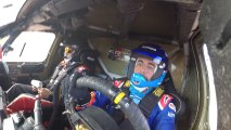 Fernando Alonso pilotando el Toyota Hilux del Dakar en Namibia