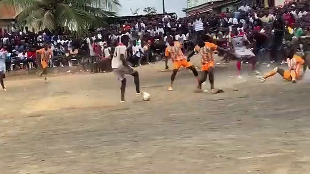 Quand le célèbre Titi Kone marque un but phénoménal en hommage à Arafat Dj, voici ce que ça donne !