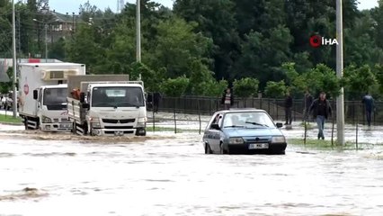 Aniden gelen sel bir ilçeyi yuttu... 1 kişi hayatını kaybetti, 1 kişi de kayboldu