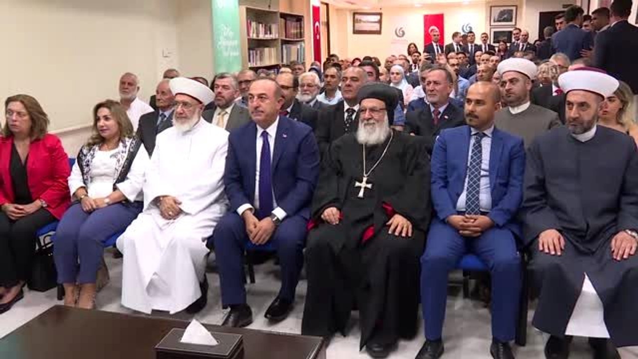 Dışişleri Bakanı Çavuşoğlu Lübnan'daki Türk vatandaşlarıyla buluştu