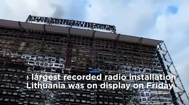 Lithuanian capital marks Baltic Way anniversary with record-breaking radio installation