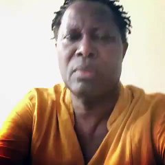 Un rythme qui touche le cœur. Cet homme est très talentueux. Ecoutez !