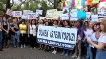 Emine Bulut? cinayetini protesto eden kadınlar, oturma eylemi gerçekleştirdi