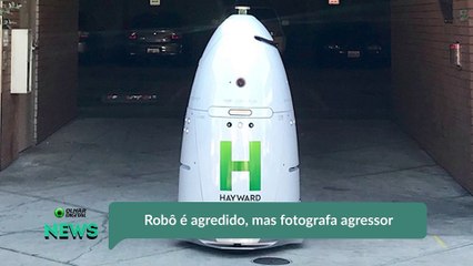 Robô é agredido, mas fotografa agressor